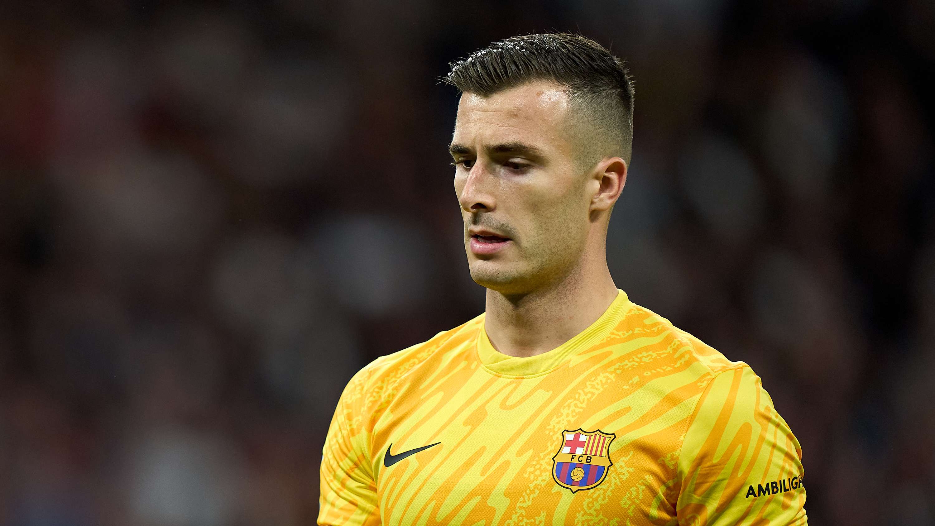 深入探讨欧洲杯足球游戏的玩法技巧与策略分析全面指南